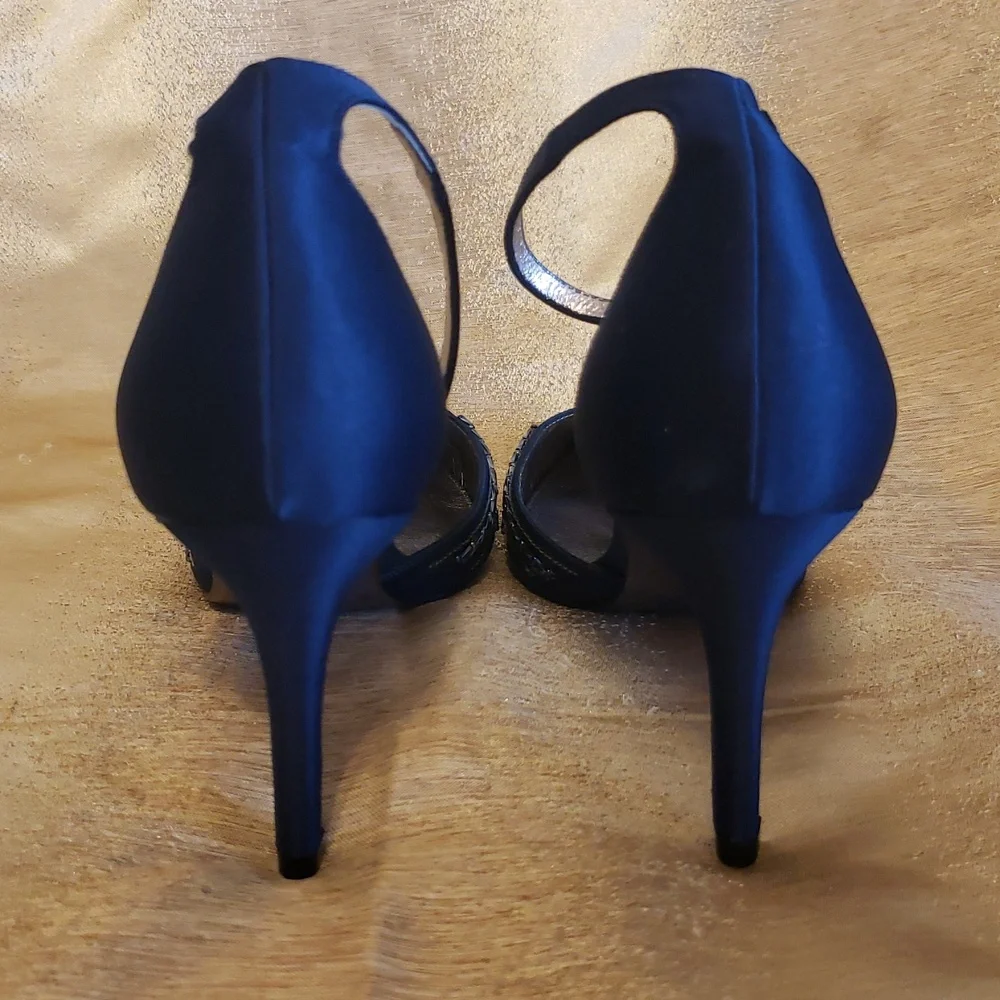 NWoT Adrianna Papell Navy Blue Satin Beaded Pointed Toe Pump, Size 7.5 - Picture 10 of 16